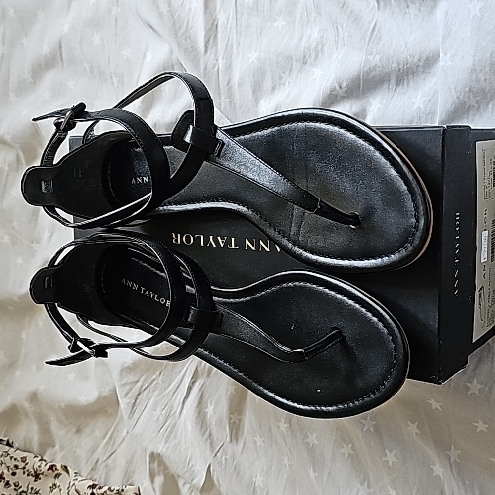 Woman black sandal